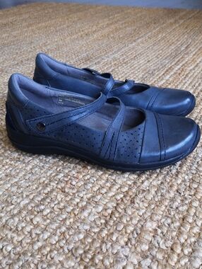 Earth Mary Jane-style leather flats